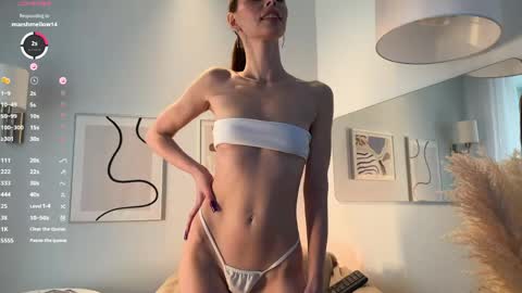 Amelie online show from 4, 4, 2026