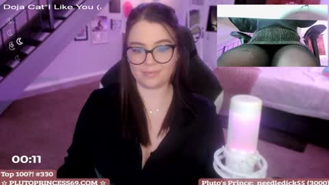 Snapshot of plutoprincess69 chatting on 4, 2, 2025 Pluto Princess online show from 4, 2, 2025