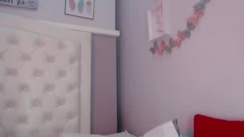 Snapshot of pocahontas_moon chatting on 27, 9, 2025 Pocahontas online show from 27, 9, 2025