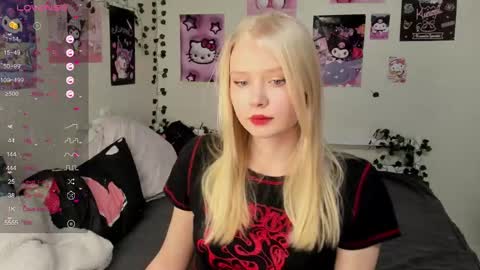 Snapshot of pocet_barbie chatting on 15, 1, 2025 Mary online show from 15, 1, 2025