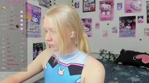 Snapshot of pocet_barbie chatting on 1, 2, 2025 Mary online show from 1, 2, 2025