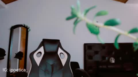 IG ipoetica  online show from 17, 12, 2024