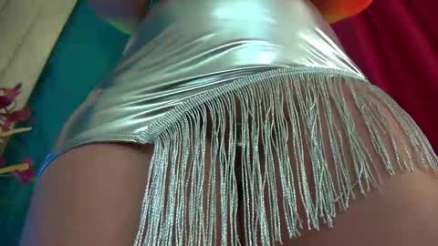Snapshot of poison_milf_ chatting on 22, 4, 2026 poison_milf_ online show from 22, 4, 2026