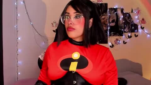 Willow                      Hours 12pm to 630pm Colombian time FRIDAY AND SUNDAY FREE DAYS online show from 30, 10, 2025