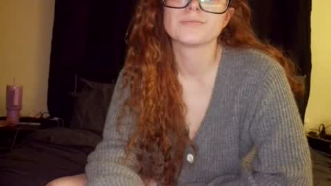 Snapshot of poisonivyy95 chatting on 28, 7, 2026 poisonivyy95 online show from 28, 7, 2026