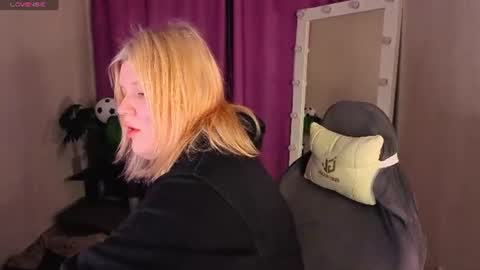 Snapshot of polly__mayer chatting on 22, 6, 2026 Polly online show from 22, 6, 2026
