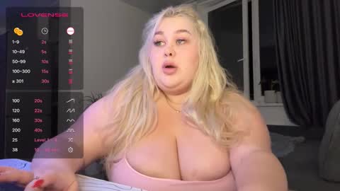 Snapshot of polly_cuteee chatting on 21, 10, 2025 polly_cuteee online show from 21, 10, 2025