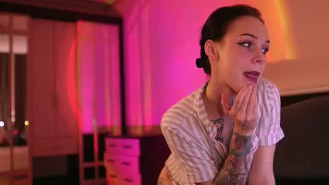 Megan.online  online show from 13, 9, 2025