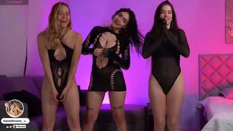 Snapshot of pophouse chatting on 16, 10, 2025 online show from 16, 10, 2025