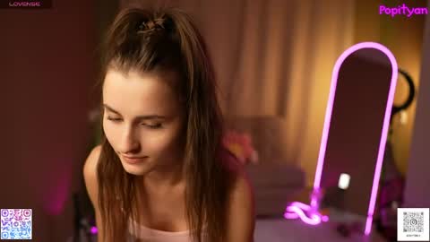 Snapshot of popityan chatting on 26, 5, 2026 Louise see you on December 1 at 2200 UTC3 online show from 26, 5, 2026