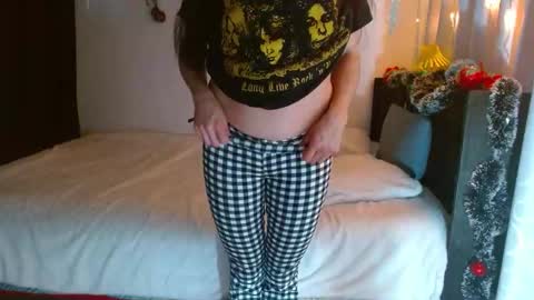 porcelainlux online show from 4, 1, 2025