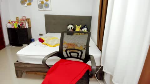Snapshot of porcelendoll69 chatting on 20, 6, 2026 kylie online show from 20, 6, 2026