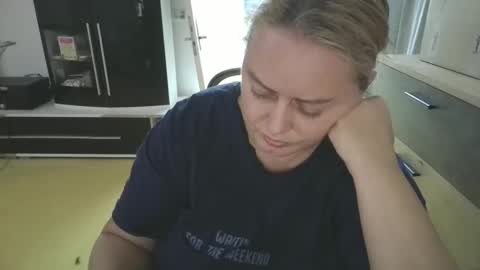 MelissOfficial online show from 16, 2, 2025