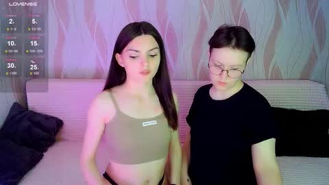 Snapshot of pornostendup chatting on 13, 10, 2025 Ana and Tati online show from 13, 10, 2025