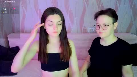 Snapshot of pornostendup chatting on 18, 10, 2025 Ana and Tati online show from 18, 10, 2025