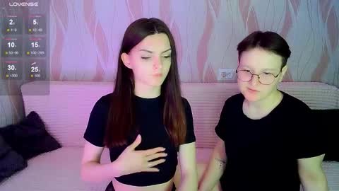 Snapshot of pornostendup chatting on 19, 10, 2025 Ana and Tati online show from 19, 10, 2025