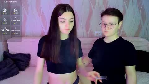 Snapshot of pornostendup chatting on 28, 10, 2025 Ana and Tati online show from 28, 10, 2025