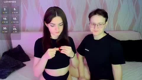 Snapshot of pornostendup chatting on 1, 12, 2025 Ana and Tati online show from 1, 12, 2025