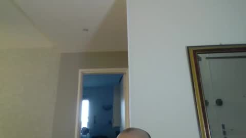 Snapshot of pourquoi_toi chatting on 19, 9, 2025 pourquoi_toi online show from 19, 9, 2025