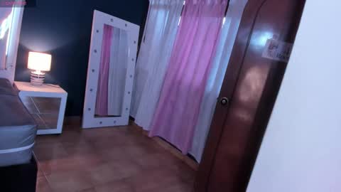 Snapshot of power_jinx chatting on 21, 9, 2025 AMBER online show from 21, 9, 2025