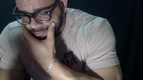 Snapshot of powerdmuscle chatting on 27, 5, 2026 powerdmuscle online show from 27, 5, 2026