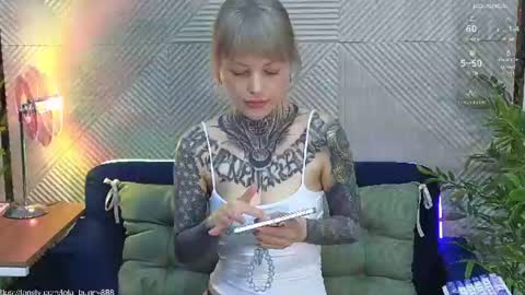 Snapshot of powerrr_ chatting on 28, 6, 2026 Lola online show from 28, 6, 2026