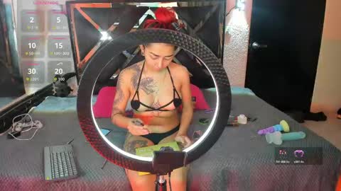 Snapshot of poyson_ivy1 chatting on 28, 5, 2026 poyson_ivy1 online show from 28, 5, 2026