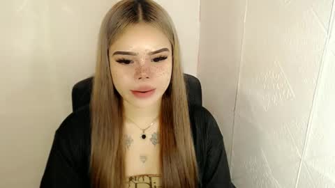 MAXXINE online show from 28, 2, 2025