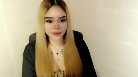 MAXXINE online show from 1, 2, 2026