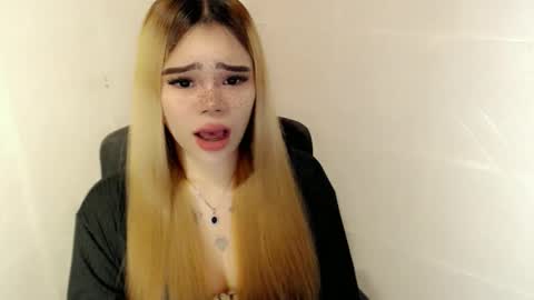 MAXXINE online show from 5, 2, 2026