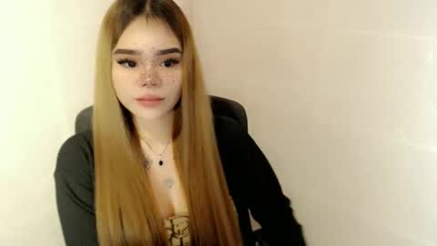 MAXXINE online show from 11, 4, 2026