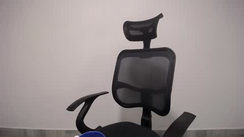 Plux online show from 4, 2, 2025