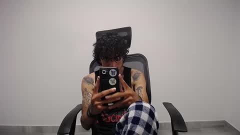 Plux online show from 21, 2, 2025