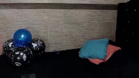 pretty_cristal22 online show from 2, 12, 2025