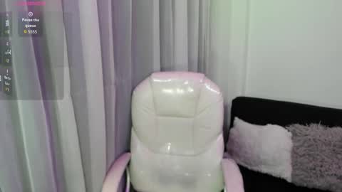 pretty online show from 27, 2, 2026