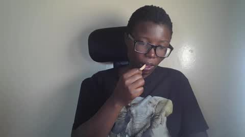 Snapshot of pretty_kemmy chatting on 3, 10, 2025 pretty_kemmy online show from 3, 10, 2025