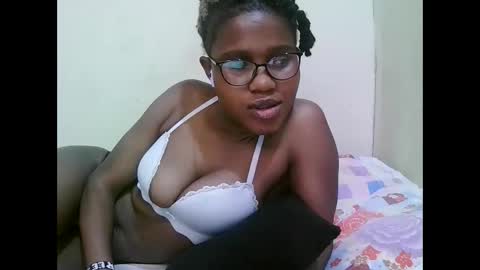 Snapshot of pretty_mellan chatting on 25, 1, 2025 pretty_mellan online show from 25, 1, 2025