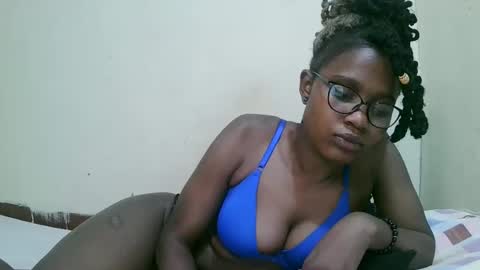 Snapshot of pretty_mellan chatting on 25, 1, 2025 pretty_mellan online show from 25, 1, 2025
