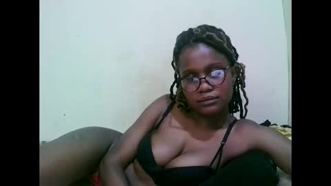 Snapshot of pretty_mellan chatting on 7, 2, 2025 pretty_mellan online show from 7, 2, 2025
