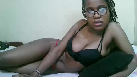 Snapshot of pretty_mellan chatting on 15, 2, 2025 pretty_mellan online show from 15, 2, 2025