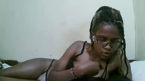 Snapshot of pretty_mellan chatting on 16, 2, 2025 pretty_mellan online show from 16, 2, 2025