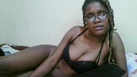 Snapshot of pretty_mellan chatting on 28, 2, 2025 pretty_mellan online show from 28, 2, 2025