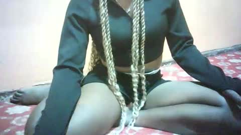 pretty_milan online show from 7, 1, 2026