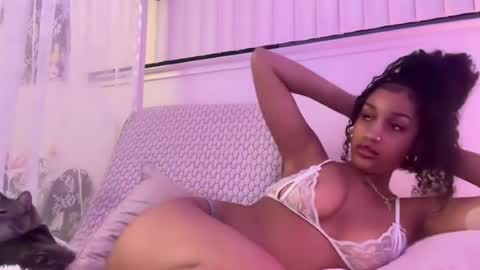 Snapshot of prettyblackgal chatting on 19, 7, 2026 prettyblackgal online show from 19, 7, 2026