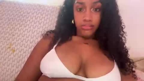 Snapshot of prettyblackgal chatting on 4, 8, 2026 prettyblackgal online show from 4, 8, 2026