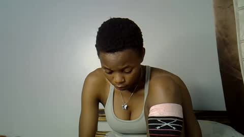 Snapshot of prettycoco_ chatting on 4, 5, 2026 coco online show from 4, 5, 2026