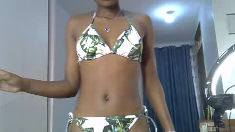 Snapshot of prettycoco_ chatting on 7, 5, 2026 coco online show from 7, 5, 2026