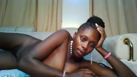 prettydulce online show from 13, 11, 2025