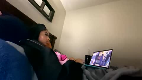 prettyfacefemale online show from 3, 2, 2026