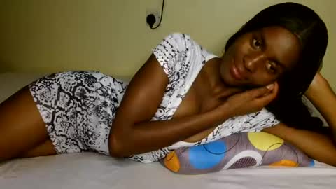 Snapshot of prettygoddess1 chatting on 4, 7, 2026 Mary online show from 4, 7, 2026